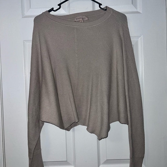 Sweater - Picture 1 of 2